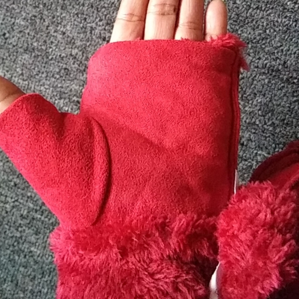 Gloves - Picture 2 of 3